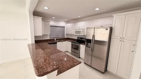 36 Chestnut Cir, Cooper City FL 33026