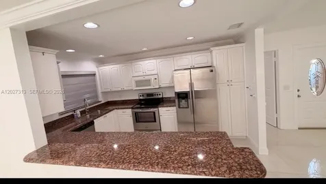 36 Chestnut Cir, Cooper City FL 33026