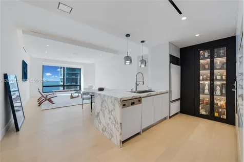 1425 Brickell Avenue Miami FL 33131