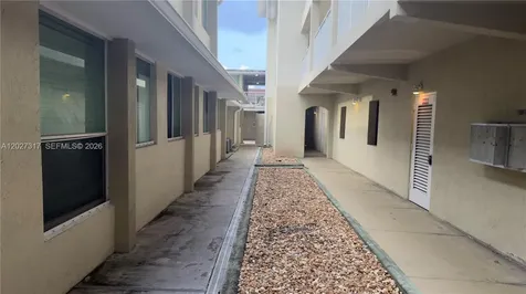 1025 SW 7th Avenue Miami FL 33130