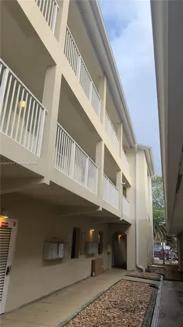 1025 SW 7th Avenue Miami FL 33130