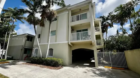 1025 SW 7th Avenue Miami FL 33130