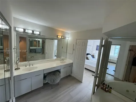 3500 Mystic Pointe Drive Aventura FL 33180