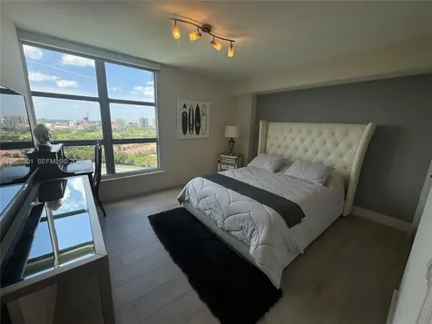 3500 Mystic Pointe Drive Aventura FL 33180