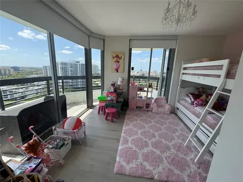 3500 Mystic Pointe Drive Aventura FL 33180