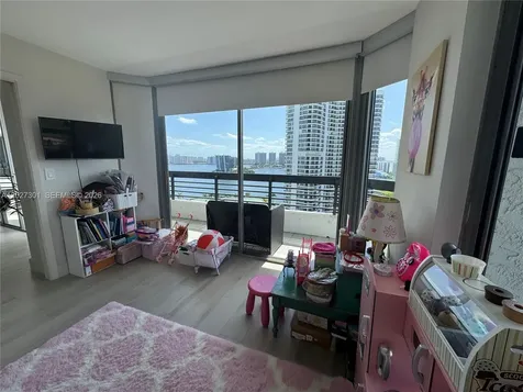 3500 Mystic Pointe Drive Aventura FL 33180