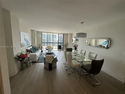 3500 Mystic Pointe Drive Aventura FL 33180