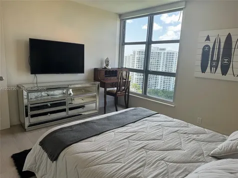 3500 Mystic Pointe Drive Aventura FL 33180