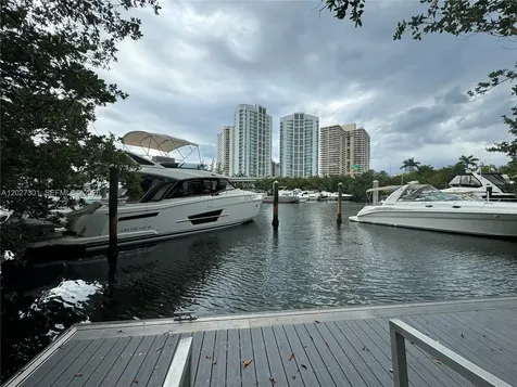 3500 Mystic Pointe Drive Aventura FL 33180