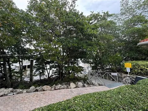 3500 Mystic Pointe Drive Aventura FL 33180