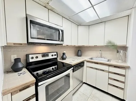 800 West Avenue Miami Beach FL 33139