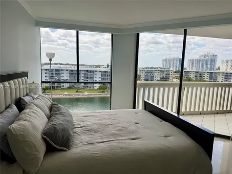 1000 Island Boulevard Aventura FL 33160