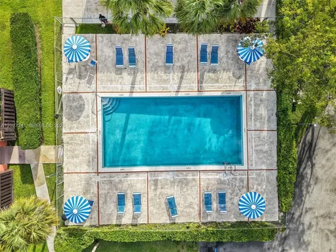 10780 N Kendall Drive Miami FL 33176