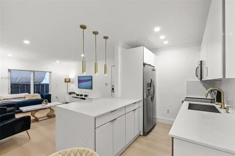 10780 N Kendall Drive Miami FL 33176