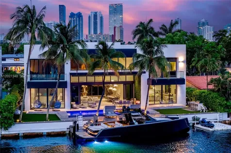 16470 NE 30th Avenue North Miami Beach FL 33160