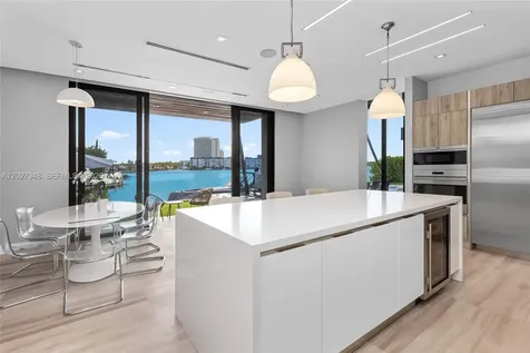 16470 NE 30th Avenue North Miami Beach FL 33160