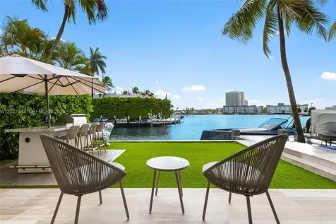 16470 NE 30th Avenue North Miami Beach FL 33160
