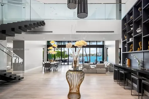 16470 NE 30th Avenue North Miami Beach FL 33160