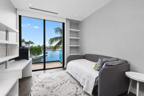 16470 NE 30th Avenue North Miami Beach FL 33160