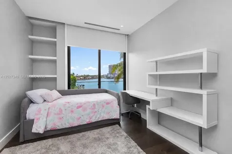 16470 NE 30th Avenue North Miami Beach FL 33160