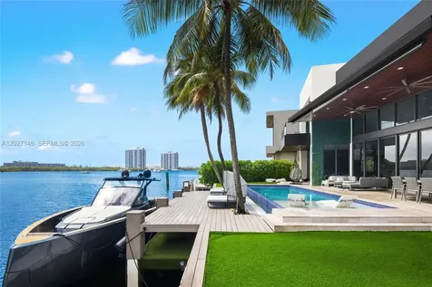16470 NE 30th Avenue North Miami Beach FL 33160