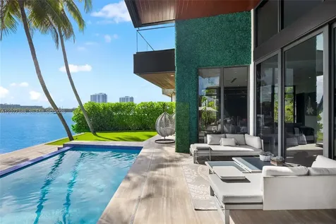 16470 NE 30th Avenue North Miami Beach FL 33160