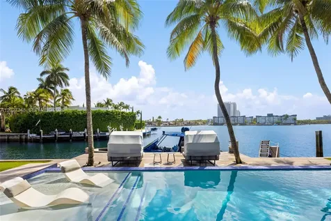 16470 NE 30th Avenue North Miami Beach FL 33160