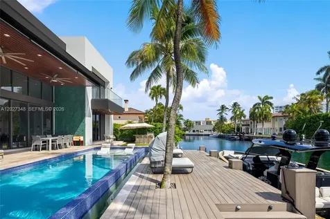 16470 NE 30th Avenue North Miami Beach FL 33160