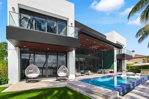 16470 NE 30th Avenue North Miami Beach FL 33160