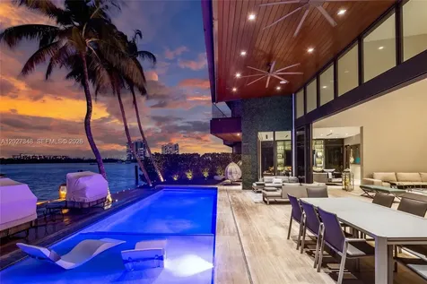 16470 NE 30th Avenue North Miami Beach FL 33160