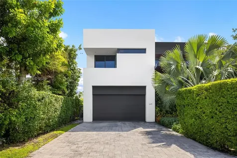 16470 NE 30th Avenue North Miami Beach FL 33160