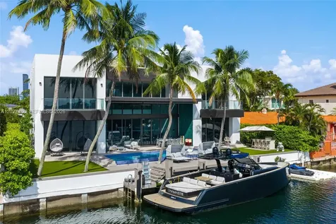 16470 NE 30th Avenue North Miami Beach FL 33160