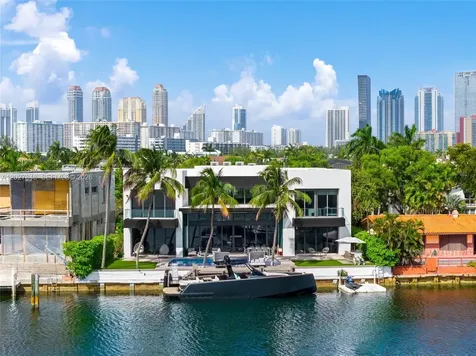 16470 NE 30th Avenue North Miami Beach FL 33160