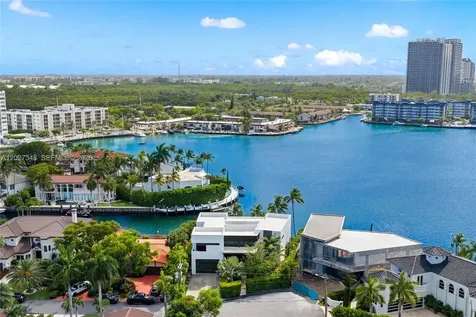 16470 NE 30th Avenue North Miami Beach FL 33160