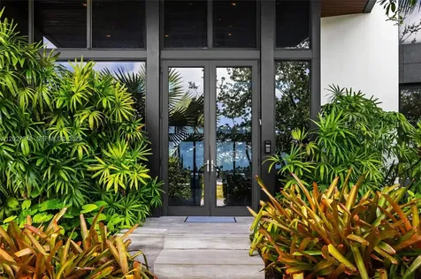 16470 NE 30th Avenue North Miami Beach FL 33160