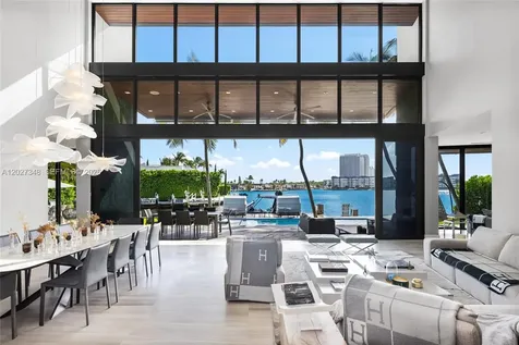 16470 NE 30th Avenue North Miami Beach FL 33160