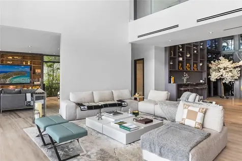 16470 NE 30th Avenue North Miami Beach FL 33160