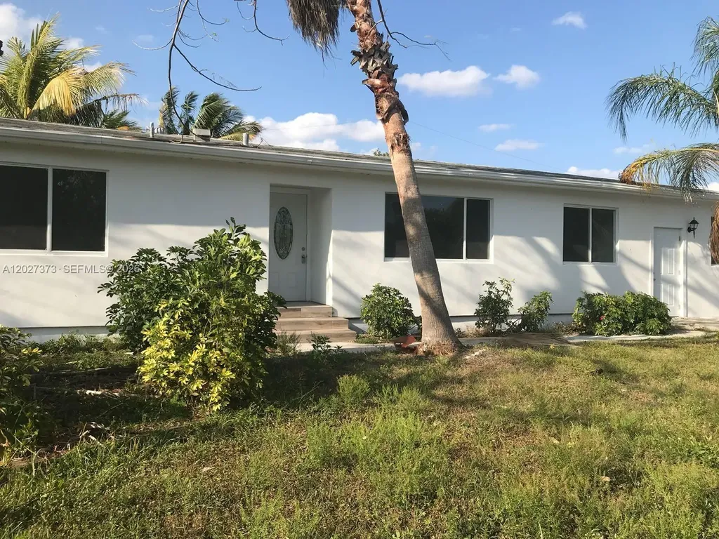 3327 Sapphire Road Lake Worth FL 33462