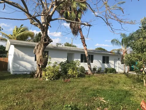 3327 Sapphire Road Lake Worth FL 33462