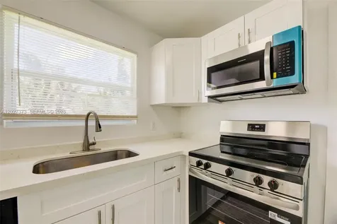 3327 Sapphire Road Lake Worth FL 33462