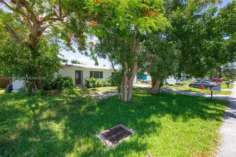 3327 Sapphire Road Lake Worth FL 33462