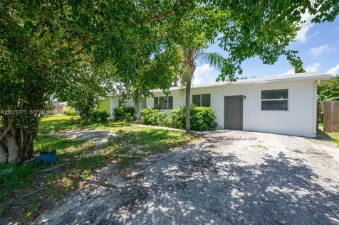 3327 Sapphire Road Lake Worth FL 33462