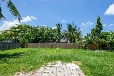 3327 Sapphire Road Lake Worth FL 33462