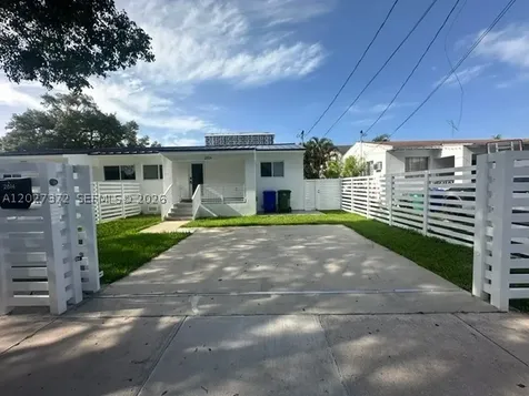 2814 SW 26th Street Miami FL 33133
