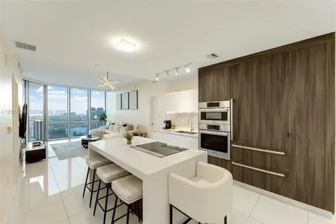 851 NE 1st Avenue Miami FL 33132