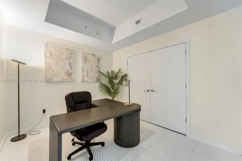 851 NE 1st Avenue Miami FL 33132