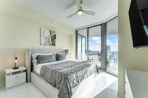 851 NE 1st Avenue Miami FL 33132
