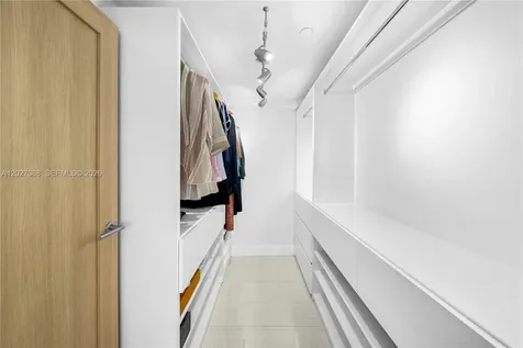 4779 Collins Avenue Miami Beach FL 33140