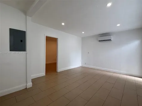 6723 NE Miami Place Miami FL 33138