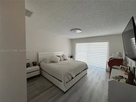 10247 NW 51st Terrace Doral FL 33178